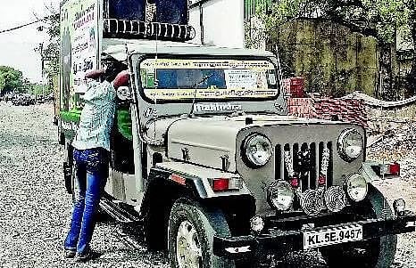 கேரளத்திலிருந்து தமிழகத்துக்கு 200 ஜீப்புகள் வரவழைப்பு: 39 தொகுதிகளுக்கும் அதிமுக அனுப்பி வைத்தது