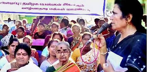 கல்வி, வேலைவாய்ப்புகளில் பெண்களுக்கு 50% ஒதுக்கீடு: கிராமப் பெண்கள் தயாரித்துள்ள தேர்தல் அறிக்கை﻿