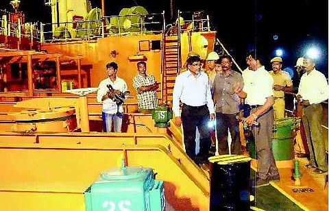 கப்பல்களில் பணம் வந்தது உண்மையா?﻿- அதிகாரிகள் மீண்டும் சோதனை﻿