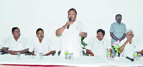 தனிக்கட்சி தொடங்கும் எண்ணம் இல்லை; திமுக வெற்றி குறித்து கிண்டல் - அழகிரி பேட்டி