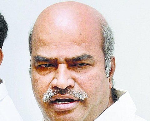 வரவேற்க காங். நிர்வாகிகள் வரவில்லை: பிரச்சாரத்தை ரத்து செய்தார் தங்கபாலு