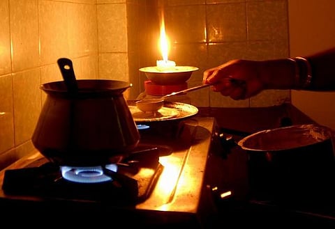 தேர்தலுக்குப் பிறகு மின் கட்டணம் உயருமா?﻿ - ஒழுங்குமுறை ஆணையத்தில் மனு செய்ய மின் துறை முடிவு﻿