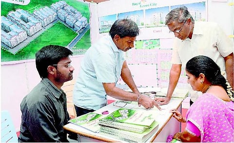 அரசுப் பணியாளருக்கு வீட்டுக் கடன்﻿