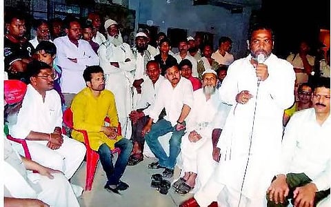 சமாஜ்வாதிக்கு வாக்களிக்காவிட்டால் துப்பாக்கி பேசும்: சம்பல் கொள்ளைக்காரர்கள் மிரட்டல் பிரச்சாரம்﻿