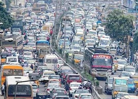 2020-ல் தமிழக வாகனங்களின் எண்ணிக்கை 5.61 கோடியாக உயரும்﻿: நுண்ணறிவு போக்குவரத்துத் துறை ஆய்வில் தகவல்