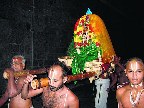 திருப்பாணாழ்வார்: வீணை இசையால் பெருமாளை மகிழ்வித்தவர்﻿