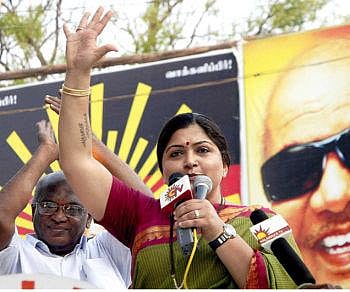 ஜெயலலிதா தெளிவில்லாமல் பேசுகிறார்: குஷ்பு﻿ குற்றச்சாட்டு