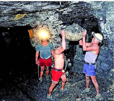கரியைப் பூசிய மத்திய அரசு﻿