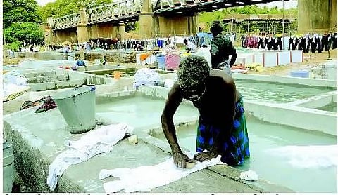 ஓயாத உழைப்பால் ஊனமான சலவைத் தொழிலாளர்கள்﻿