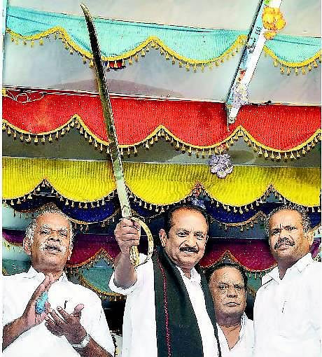 மதிமுக-வில் ‘சீனியர்’களை மாற்றிவிட்டு இளைஞர்களுக்கு புதிய பதவி﻿: மதுரை பொதுக்கூட்டத்தில் வைகோ அறிவிப்பு﻿