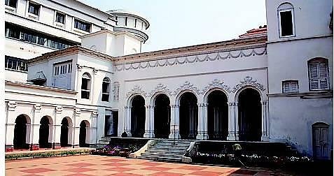 அவசியம் பார்க்க வேண்டிய 5 வீடுகள்﻿