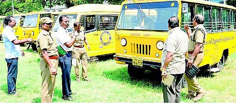 பாதுகாப்பு அம்சங்கள் குறைபாடு 17 பள்ளி வாகனங்களின் எப்.சி. ரத்து﻿