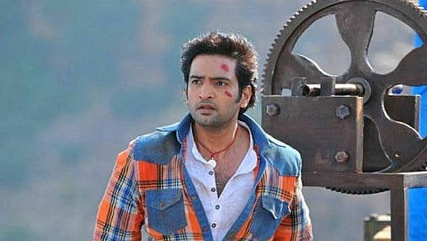 திரை விமர்சனம்﻿: வல்லவனுக்கு புல்லும் ஆயுதம்