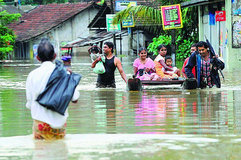 கன மழை, வெள்ளம்: இலங்கையில் 12 பேர் பலி