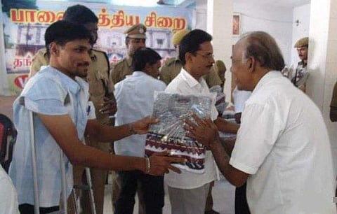 தந்தை செய்த தவறுக்கு பிள்ளையை தண்டிக்கிறார்களே!﻿ - ஆயுள் கைதிகளின் குழந்தைகளுக்காக குரல் கொடுக்கும் மனநல ஆலோசகர் ராஜா﻿