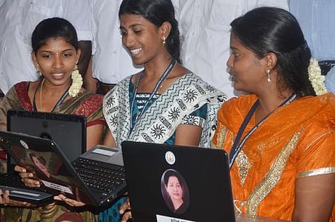 5 லட்சம் மாணவர்களுக்கு மடிக்கணினி வழங்க இலக்கு நிர்ணயம்