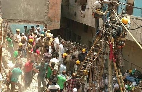 டெல்லியில் கட்டிடம் இடிந்து 10 பேர் பலி﻿