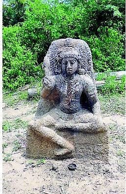 900 ஆண்டுகளுக்கு முந்தைய சோழர் கால கற்சிலைகள்﻿: செருகுடி சிவாலயத்தை மீண்டும் கட்ட முடிவு