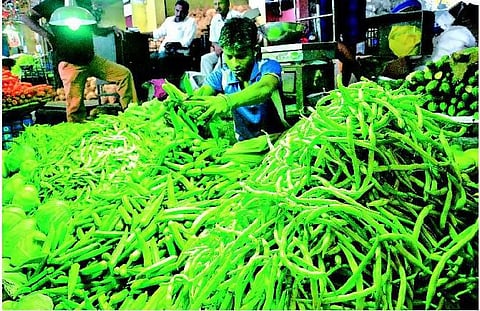 கர்நாடகாவில் வறட்சி நிலவுவதால் சென்னையில் பீன்ஸ் விலை தொடர்ந்து உயர்வு﻿: கொத்துமல்லியின் விலையும் உயர்ந்தது