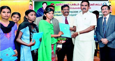 ஐந்தாண்டு பி.எல். கவுன்சலிங் தொடங்கியது﻿: முதலிடம் பெற்ற மாணவி சென்னை சட்டக் கல்லூரியை தேர்வுசெய்தார்﻿