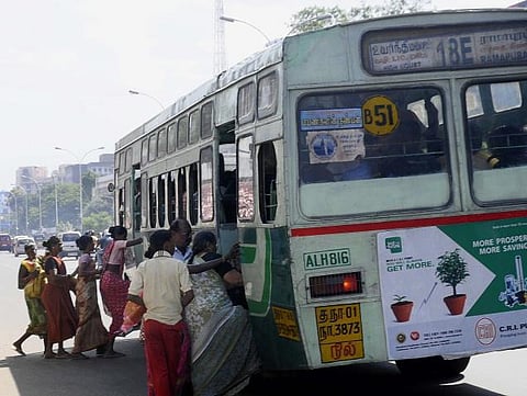 பயணிகள் குறை அறிய மாதத்தில் 3 நாள் மாநகர பஸ்ஸில் அதிகாரிகள் பயணம்: சென்னை போக்குவரத்துக் கழகம் புது திட்டம்