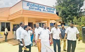 கிராம நத்தத்தில் வசிப்போருக்கு வீட்டு வரி விதிக்க வலியுறுத்தல்: திருவேற்காடு நகராட்சியில் எதிர்க் கட்சிகள் வெளிநடப்பு﻿