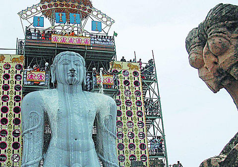 துறவியான பேரரசன்