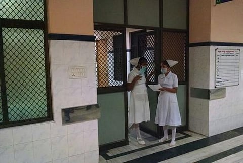 மேற்கு ஆப்பிரிக்க நாட்டில் இருந்து சென்னை வந்த தமிழக இளைஞருக்கு எபோலா அறிகுறி இல்லை: சொந்த ஊர் செல்ல மருத்துவர்கள் அனுமதி