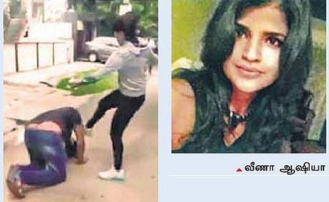 கேலி செய்தவரை விரட்டிச் சென்று உதைத்த இளம்பெண்﻿: வீர வாள் கொடுத்து பெண்கள் அமைப்பினர் பாராட்டு﻿