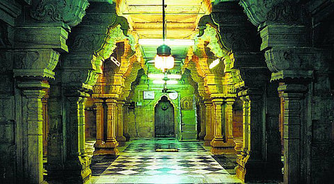 செத்தும் கொடுத்த சீதக்காதி