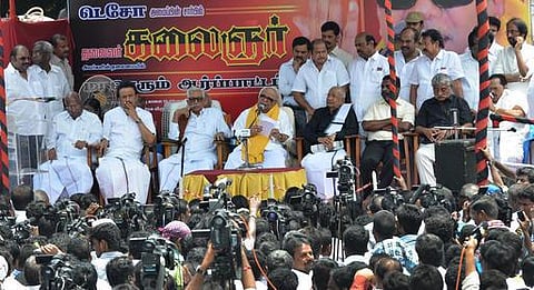 இலங்கைத் தமிழர்கள் சுதந்திரம் பெறும் வரை போராட வேண்டும்: டெசோ ஆர்ப்பாட்டத்தில் கருணாநிதி பேச்சு
