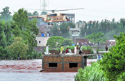 ஆக்கிரமிப்பு காஷ்மீரில் வெள்ளம்: 200 பேர் பலி