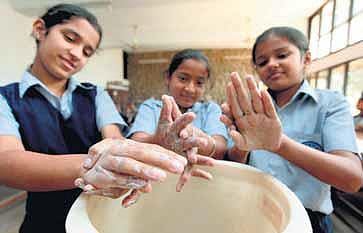 திரும்பத் திரும்பச் செய்றே நீ!