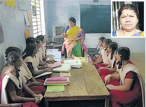 5 ஆண்டுகள் ஊதியம் இல்லாதபோதும் உழைக்க தயங்காத ஆசிரியை﻿: கண்டுகொள்ளுமா தமிழக கல்வித் துறை?﻿