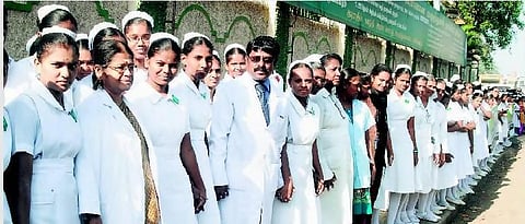 பெண்களை விட ஆண்களே அதிக அளவில் தற்கொலை: ஆய்வில் தகவல்﻿﻿ - பொது மருத்துவமனையில் விழிப்புணர்வு மனித சங்கிலி﻿﻿