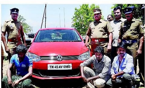 ரூ.50 லட்சம் கொள்ளை போனதாக நாடகமாடிய 3 பேர் கைது﻿