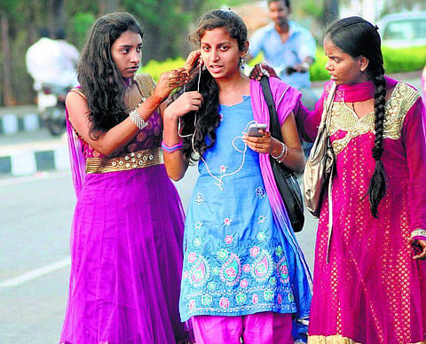 ஒவ்வொரு பாடலிலும் ஒவ்வொரு சுகம்