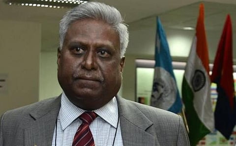 சிபிஐ இயக்குநர் வீட்டு வரவேற்பறை டைரியை கொடுத்தவர் யார்?﻿: பிரசாந்த் பூஷணுக்கு உச்ச நீதிமன்றம் கேள்வி﻿
