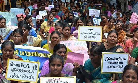 ஆசிரியர் தகுதித் தேர்வில் வெயிட்டேஜ் மதிப்பெண் முறையை எதிர்த்த மனுக்கள் தள்ளுபடி: உயர் நீதிமன்றம் உத்தரவு
