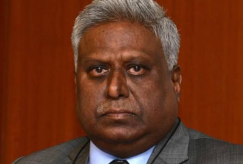 சிபிஐ இயக்குநர் ரஞ்சித் சின்ஹா மீதான வழக்கு: நீதிமன்றத்துக்கு அரசு வழக்கறிஞர் உதவ உத்தரவு - 2ஜி வழக்கில் குற்றம் சாட்டப்பட்டவர்களை சந்தித்த விவகாரம்