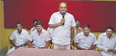 கொங்கு நாடு ஜனநாயக கட்சியில் பிளவு﻿: புதிய கட்சி தொடங்குவதாக நிர்வாகிகள் அறிவிப்பு﻿