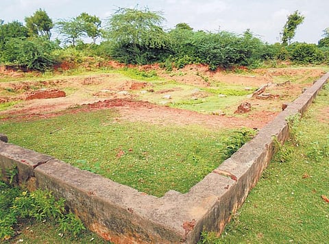மாளிகை மேட்டில் புதைந்து கிடக்கும் சோழர் கால சிலைகள்﻿﻿: அகழ்வாராய்ச்சி செய்ய முதல்வருக்குக் கோரிக்கை