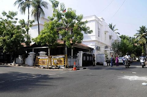 ஜெ. வழக்கு தீர்ப்பு எதிரொலி﻿: கோபாலபுரம் கருணாநிதி வீட்டு எதிரே அதிமுக - திமுகவினர் மோதல்﻿