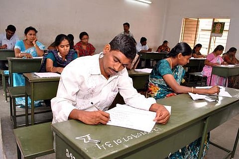 இந்த ஆண்டுக்கான ஆசிரியர் தகுதித் தேர்வு எப்போது? - ஆசிரியர் பயிற்சி முடித்தவர்கள் எதிர்பார்ப்பு