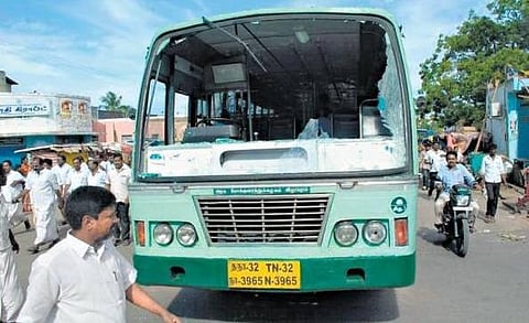 அதிமுக போராட்டத்தால் மக்கள் அதிருப்தி﻿: வேண்டாமே சோகம்-வேண்டும் விவேகம்