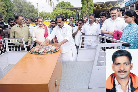 கத்தாரில் சுட்டுக்கொல்லப்பட்ட தமிழக மீனவர் உடல் திருச்சி வந்தது﻿