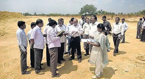 தி இந்து செய்தி எதிரொலி- தஞ்சை செம்மண் குவாரிகளில் முறைகேடு: 7 துறை அதிகாரிகள் குழு அதிரடி ஆய்வு