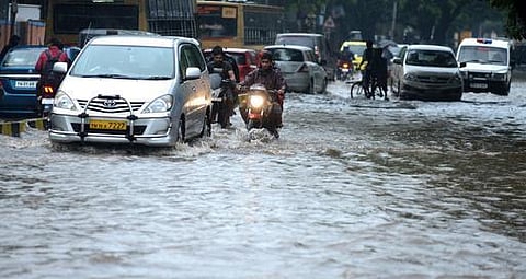 பருவமழை  சேதங்களை உடனுக்குடன் சீரமைக்க அதிகாரிகளுக்கு அமைச்சர் உத்தரவு