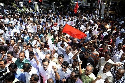 அகில இந்திய வங்கி ஊழியர்கள், அதிகாரிகள் நவம்பர் 12-ல் வேலைநிறுத்தம் ஏன்? - வங்கி ஊழியர் சங்கத்தினர் பேட்டி
