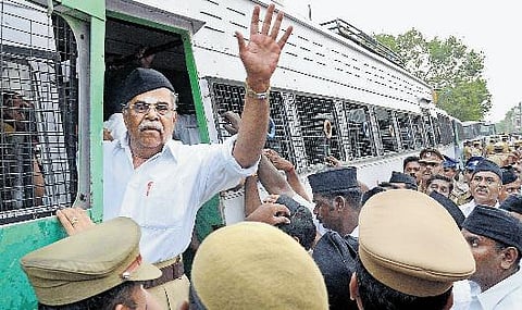 தமிழகம் முழுவதும் ஆர்.எஸ்.எஸ். அமைப்பினர் பேரணி நடத்த முயற்சி﻿: தமிழிசை, இல.கணேசன் உட்பட ஏராளமானோர் கைது﻿